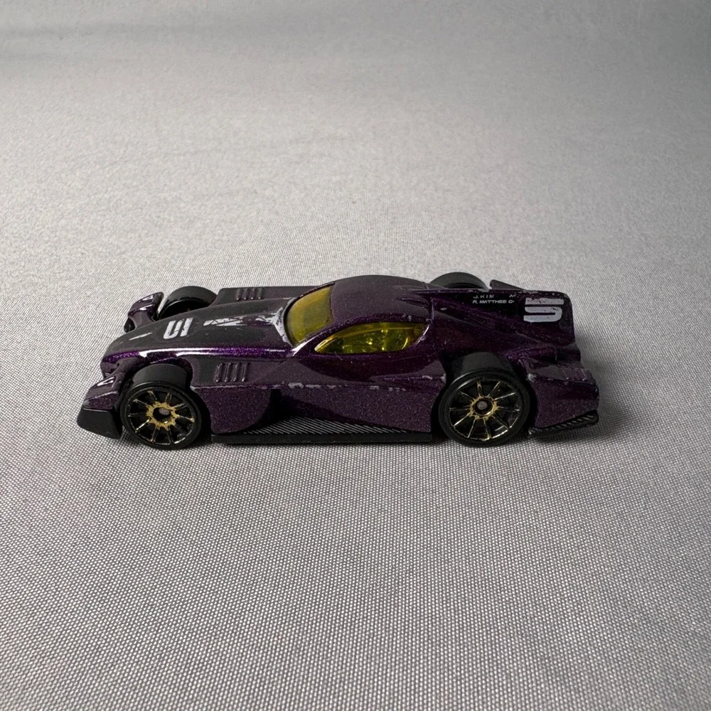 Hot Wheels Formul8r Purple Metallic Diecast Race Car Gold Wheels 1:64 Scale